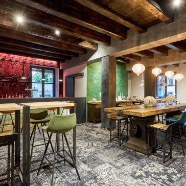 hmw_fcom_hotel_bar-stammtisch